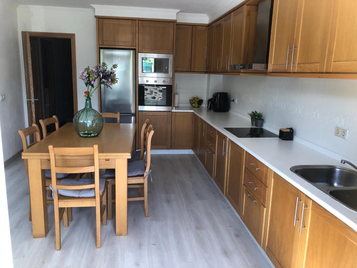 Vivienda Amplia Y Luminosa A Escasos Metros De La Playa De Cangas. Zewnętrze zdjęcie