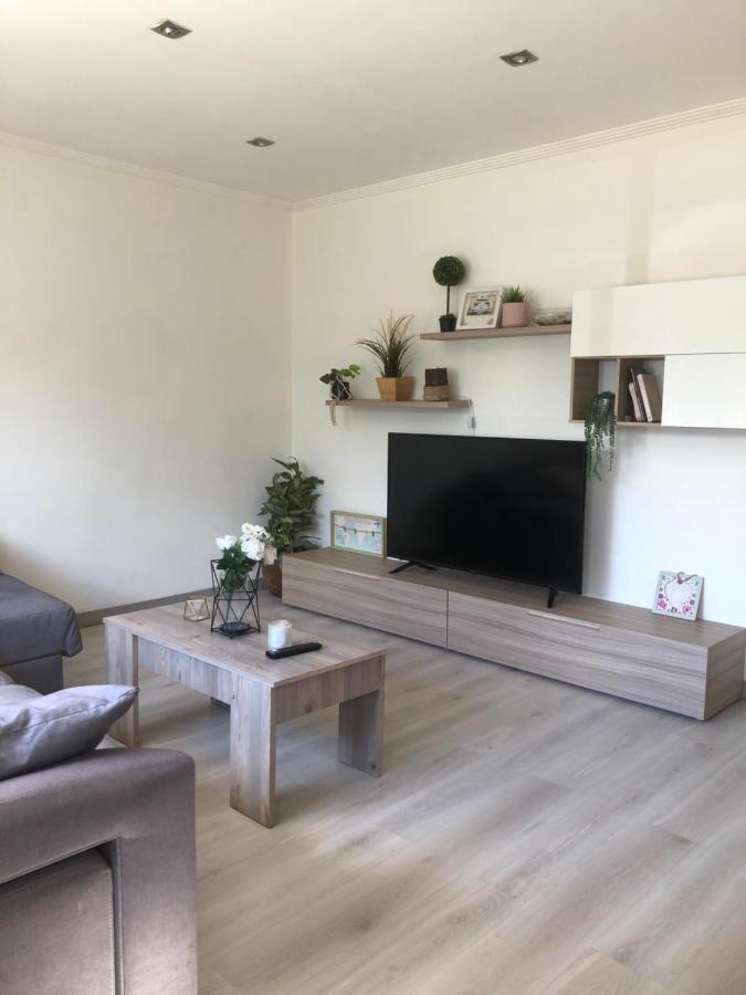 Vivienda Amplia Y Luminosa A Escasos Metros De La Playa De Cangas. Zewnętrze zdjęcie