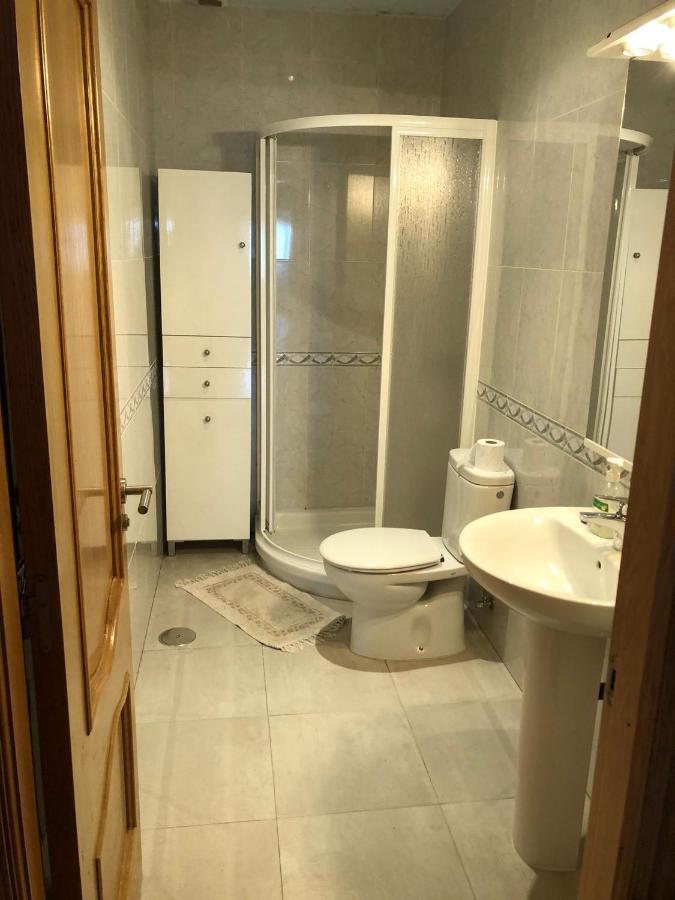 Vivienda Amplia Y Luminosa A Escasos Metros De La Playa De Cangas. Zewnętrze zdjęcie