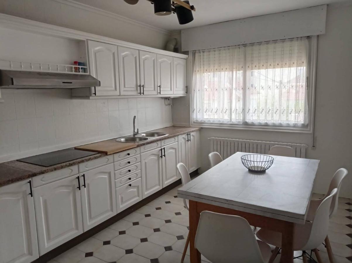 Vivienda Amplia Y Luminosa A Escasos Metros De La Playa De Cangas. Zewnętrze zdjęcie
